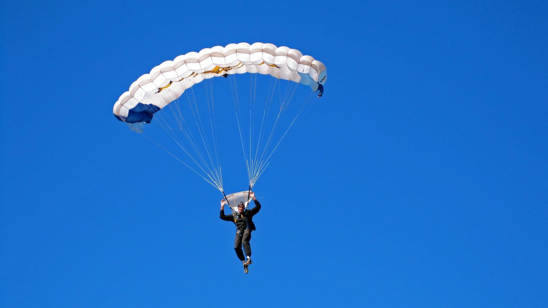 职业联赛推动心理辅导常态化增强球员抗压能力